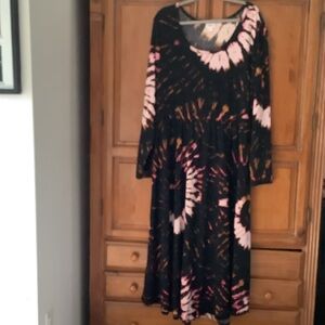 LuLaRoe woman’s size 3x Black maxi dress with Pink and Brown Tie-Dye pattern
